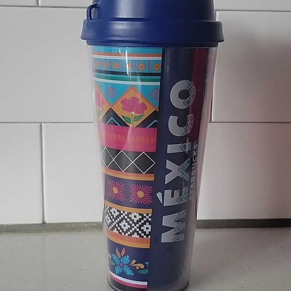 Starbucks 2022 Elma Mexico 20th Anniversary Acrylic Travel Cup w/keychain